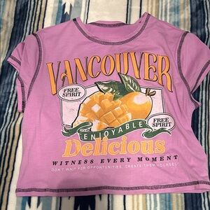 Brand new Baby crop Graphic Tee with Vancouver Print M/L